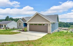 141 Middle Glen Rd, Maynardville, TN 37807