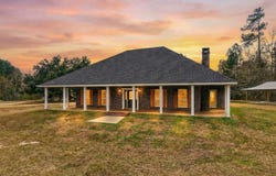268 Baucum Rd, Carriere, MS 39426