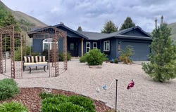 220 Parkside Dr, Bellevue, ID 83313