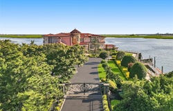 1101 Harbor Road, Hewlett, NY 11557