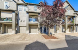 2240 SNOWBERRY RIDGE CT, West Linn, OR 97068