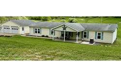 1367 Arner Rd, Chester, WV 26034