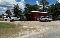 1503 SE Rives Ave, Steinhatchee, FL 32359