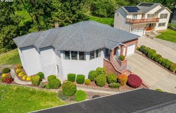 129 CEDAR FALLS DR, Kelso, WA 98626