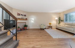 13 Cedar Ct, Raritan Twp., NJ 08822