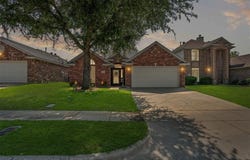 7750 Summerbrook Circle, Fort Worth, TX 76137