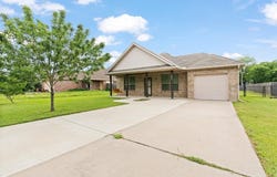 305 S 1st Street, Grandview, TX 76050