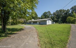 940 Riley Drive, Lenoir City, TN 37771