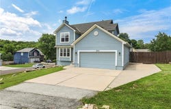 14733 Hickory Drive, Bonner Springs, KS 66012