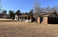 303 Bellview Dr, Aberdeen, MS 39730