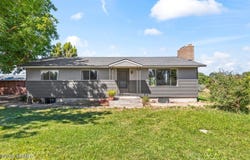 772 Highland Dr, Zillah, WA 98953