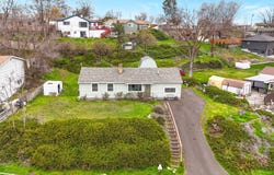 715 SW 27TH St, Pendleton, OR 97801