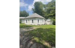 306 S Wood Street, Athens, IL 62613