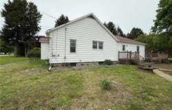 492 S Amboy Road, Conneaut, OH 44030
