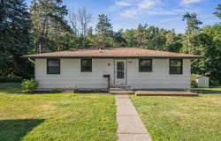 728 Buth Drive NE, Comstock Park, MI 49321