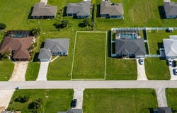 945 NW 7th Place, Cape Coral, FL 33993