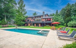 6 Mountain View Dr, Framingham, MA 01701