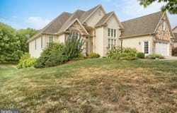 37 OLD COACH LANE, CARLISLE, PA 17013