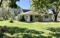 635 W FORT Street, Farmington, IL 61531