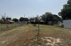 305 Jackson Avenue, Lorenzo, TX 79343