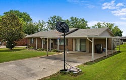209 Wisconsin Ave, Muscle Shoals, AL 35661