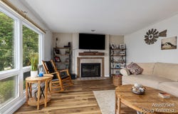180 S Lake Doster Drive, Plainwell, MI 49080