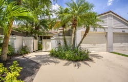 525 Prestwick Circle, Palm Beach Gardens, FL 33418