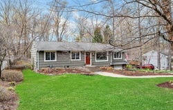 41 Wenonah Ave, Oakland Boro, NJ 07436-3009