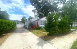 131 W Groveland Ave, Somers Point, NJ 08244