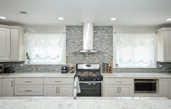 8841 Kathy Lane, Des Plaines, IL 60016