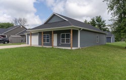 201 Southwest Circle, Centralia, MO 65240