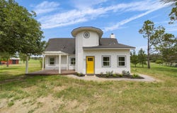 245 Country Ln, McDade, TX 78650