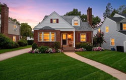 146 Beverly Avenue, Floral Park, NY 11001