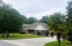 8 Henrys Pl, Purvis, MS 39475