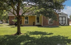 7445 Linda Lee Dr, Denham Springs, LA 70706