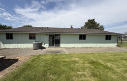 890 E KENNEDY Ave, Hermiston, OR 97838