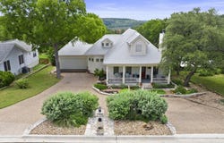 407 Crestview Dr, Marble Falls, TX 78654