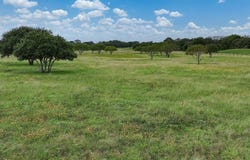 2625 Burke Rd., Flatonia, TX 78941