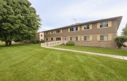 10376 W Whitnall Edge Ct, Franklin, WI 53132