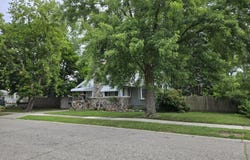 23060 Hoover Avenue, Hazel Park, MI 48030