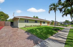 735 La Costa Way, Lantana, FL 33462