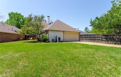 305 Moss Hill Road, Irving, TX 75063