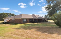 508 Fir Rd, Gladewater, TX 75647