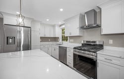 8 Galloway Rd, Chelmsford, MA 01824