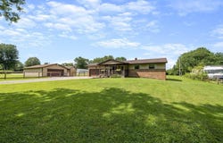570 Woodside Drive SW, Pataskala, OH 43062