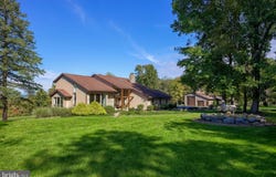 148 FOREST Lane, ELIZABETHTOWN, PA 17022