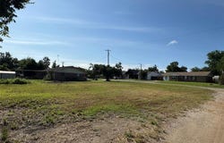 203 Oak Street, Honey Grove, TX 75446