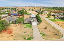 1253 Misty Drive, Piedmont, OK 73078