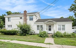 300 N Kalamazoo Street, Paw Paw, MI 49079