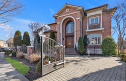 12 Point Crescent, Malba, NY 11357